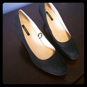 Black Low-Heel Pumps